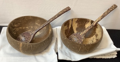 Set of 2 Coconut Bowls & Spoons - Lot 171