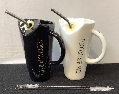 Set of 2 Ceramic Mugs with Straws - Lot 268