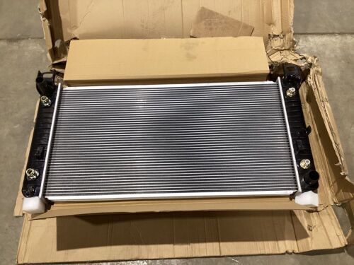 Radiator for Chevy Silverado Suburban Tahoe 1500 2500 GMC Yukon 5.3L 6.0L  - Lot 377
