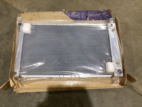 Radiator for Chevrolet C1 500 C2500 C3500 K1500 K2500 K3500 1988-1997 GMC AT MT - Lot 387