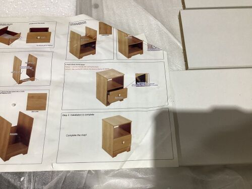End Table with Drawer  - Lot 647