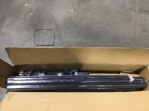 Universal 51" x 40" Black Aluminum Roof Top Luggage Cargo Carrier - Lot 724