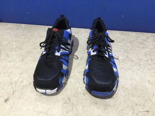 Sneakers  - Lot 597