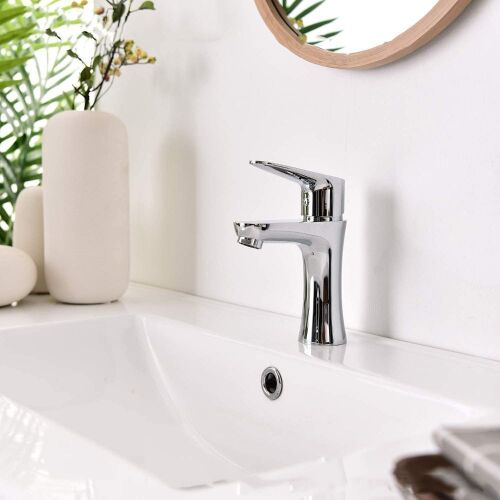 Lot of (5) Chrome Single Hole Faucet - Lot 588