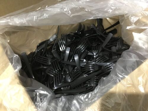 Case of Black Plastic Forks, 2000 ct - Lot 152