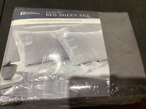 4 Piece King Sheet Set  - Lot 857