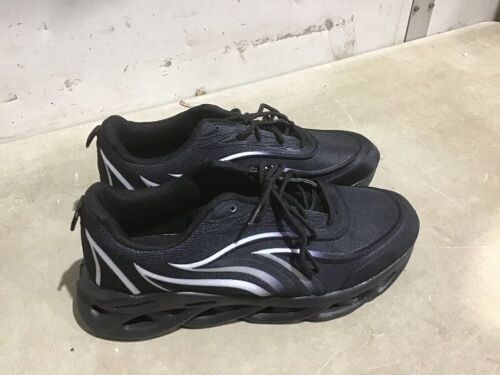 Men's Athletic Non-Slip Shoes  - Lot 908