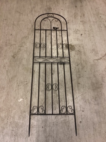Garden Trellis - Lot 55