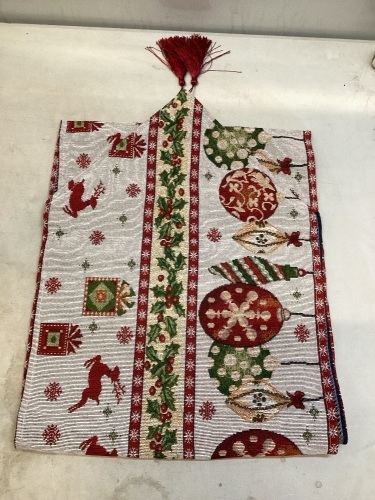 Christmas Table Runner - Lot 201