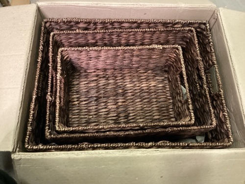 Set of 3 Wicker Baskets w/ Lids - Lot 322