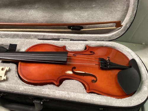 1/2 Size STudents Acoustic Violin w/ Case, Bridge, Bow, Rosin, Needs New Strings - Lot 446