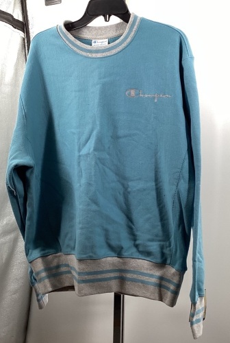 Champion Reverse Weave Blue Crew Neck Sweatshirt, Size M - Lot 440