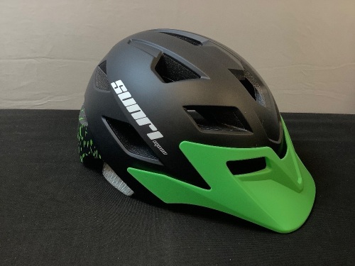 Bicycle Helmet, Medium - Lot 137