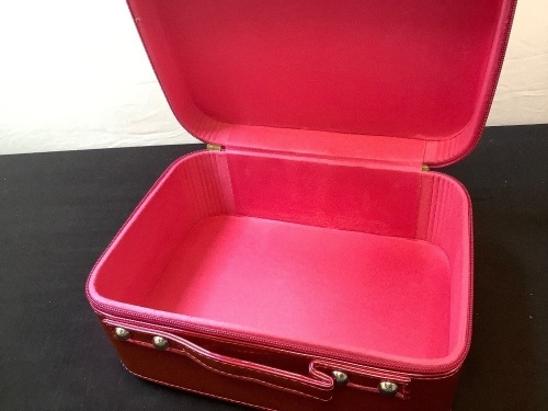 Cosmetics Case - Lot 254