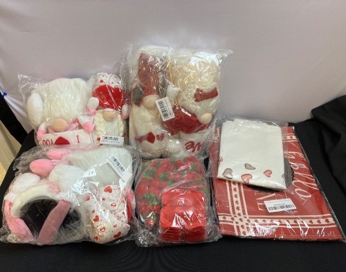 Box of Valentine's Day Items & Decor - Lot 263