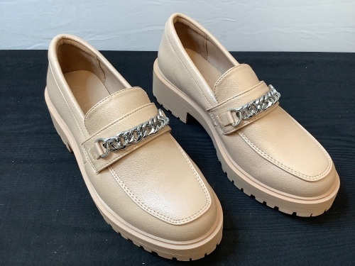 Women's Shoes Size 7 - Lot 462