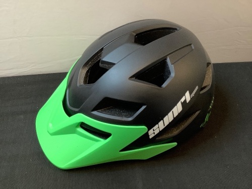 Bicycle Helmet, Medium - Lot 432