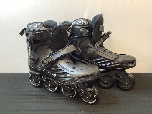 Roller Blades, Fits Men's Size 9-10.5 - Lot 130
