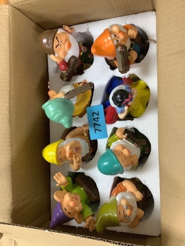 Snow White and The Seven Dwarfs - 8pc Set - Lot 7742