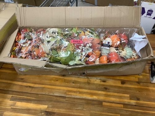 Box of Autumn Decor - Lot 8462