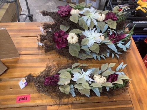 Box of Floral Decor - Lot 8465