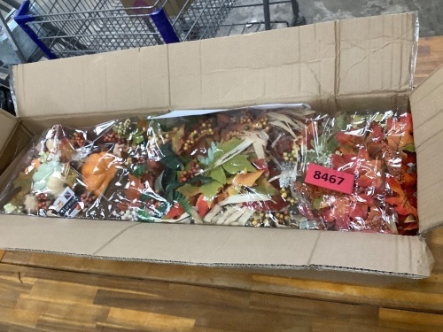 Box of Autumn Decor - Lot 8467