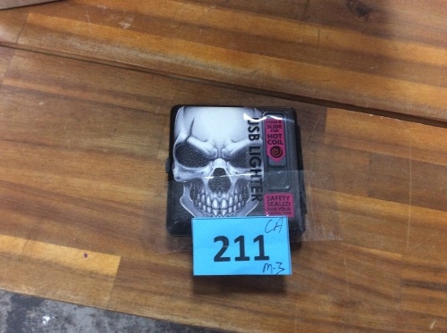 Cigarette Case w/ USB Lighter - Lot 211