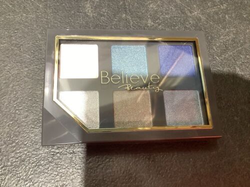 Case of (48) Believe Beauty Eyeshadow Palette Into The Blue  - Lot 258