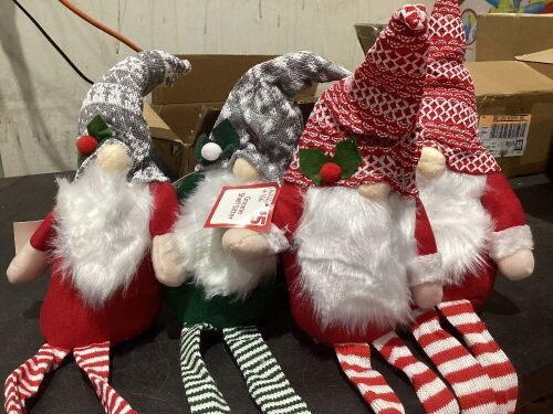 Case of (4) Gnome Shelf Sitters  - Lot 917