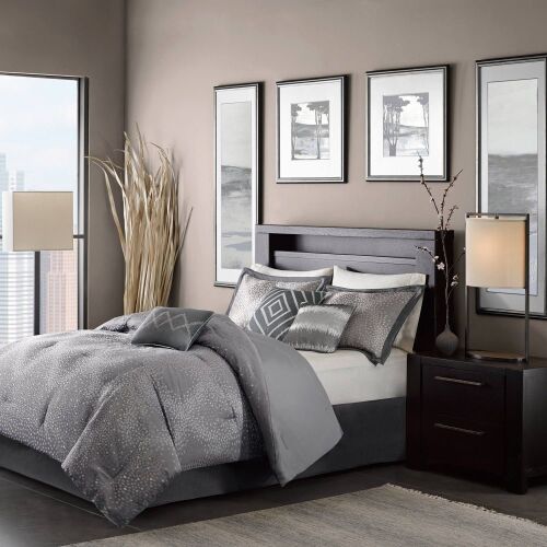 Madison Park Quinn Queen 7 Piece Comforter Set  - Lot 201