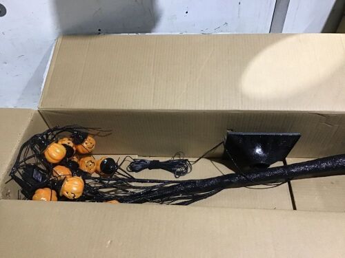 Halloween Jackolantern Tree  - Lot 361