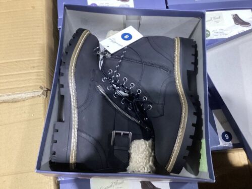 Case of (14) Universal Thread Women's Black Susan Sherpa Tipped Boots - Multiple Sizes - Lot 109