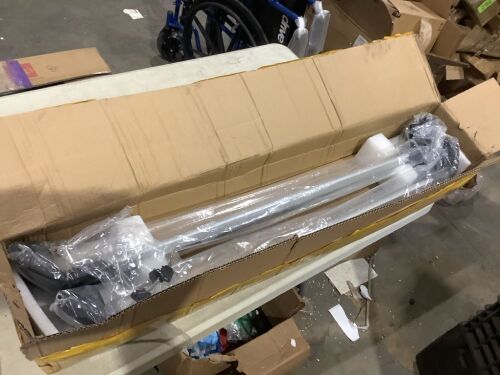 Roof Rack Cross Bars for Mercedes Benz GLA 2014-2018  - Lot 782
