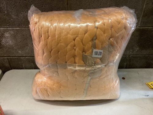 Chunky Knit Blanket, 180x200 - Lot 284