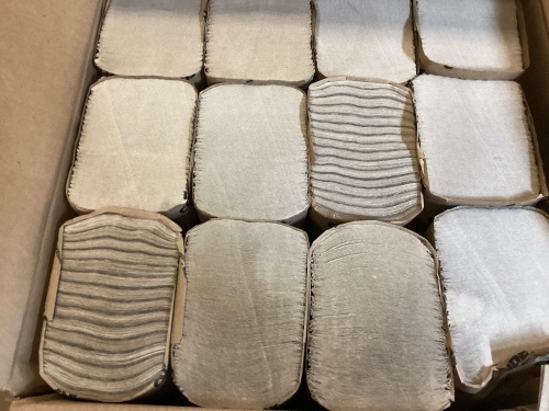 16 Packs Coastwide Professional Multiwide Towels, 9.3" x 9.5", Natural, 250 Sheets/Pack - Lot 424