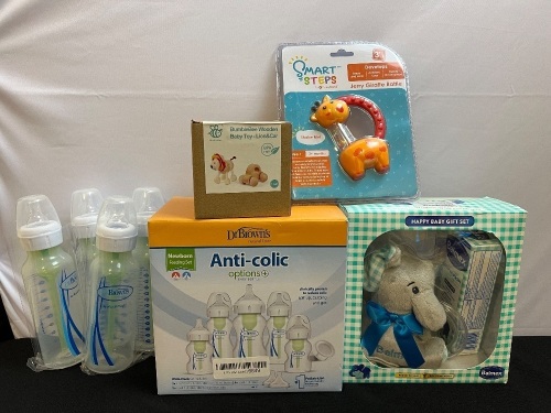 Bundle of Baby Items - Bottles & Toys - Lot 77