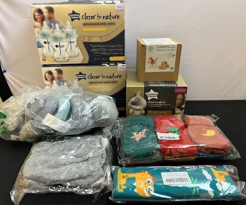 Bundle of Baby Items -  Bottles, Accessories & Toys - Lot 106