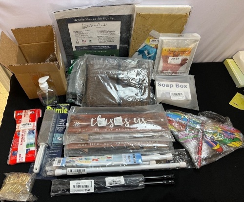 Bundle of Housewares & Decor - Lot 157