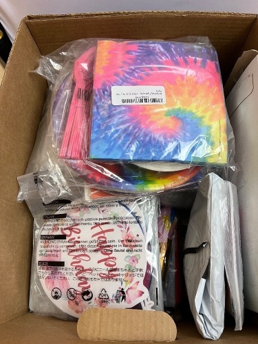 Box of Girlie Party Supplies & Decor - Lot 283