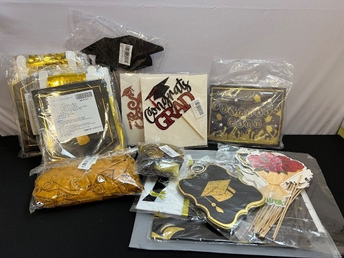 Bundle of Graduation Party Supplies - Lot 289