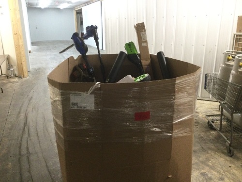 Pallet of Lowe's Store Returns. Unsorted Pallet. Items are store returns, conditions unknown - Lot 30a