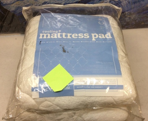 Cooling Mattress Pad, Twin Size - Appears New  - Lot 508