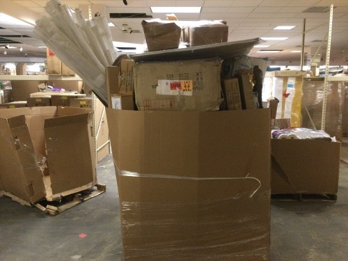 Pallet of Salvage Items. Will Contain Broken or Incomplete Items - Lot 1088