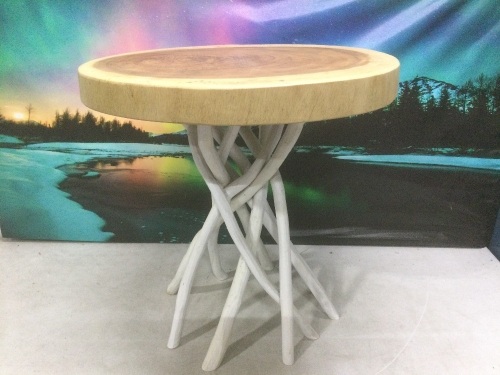 Wood End Table, 22" x 20" x 22" - Appears New  - Lot 593
