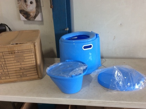 Portable Camping Toilet - New - Lot 816