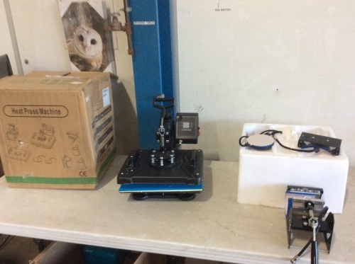 EOSAGA 5 in 1 Heat Press Machine 12" x 15" with Swing Away Function - E-Comm Return, Powers On/Gets Hot, Not Tested Further - Lot 832