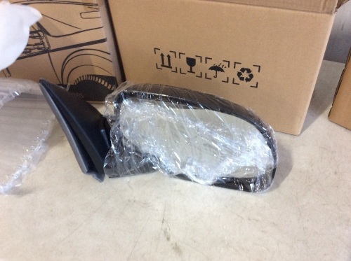 Pair of Towing Mirrors - Appear New - Lot 1009