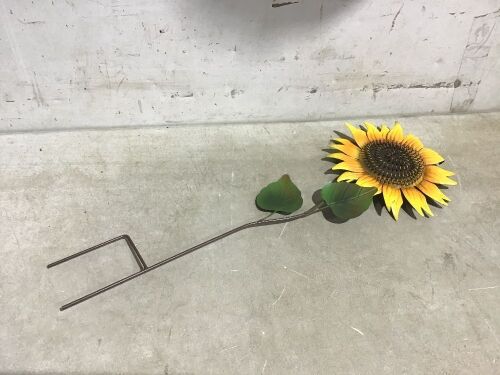 Lot of (24) Sunflower Garden Stakes, Multiple Sizes  - Lot 686