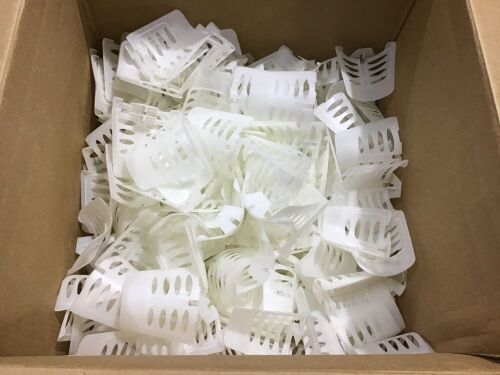 Large Quantity of Plastic Corner Shipping Protectors - Lot 562