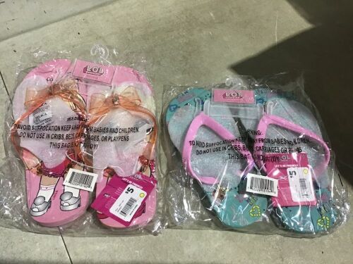 Case of (24) Girls LOL Flip Flops - Multiple Sizes  - Lot 282